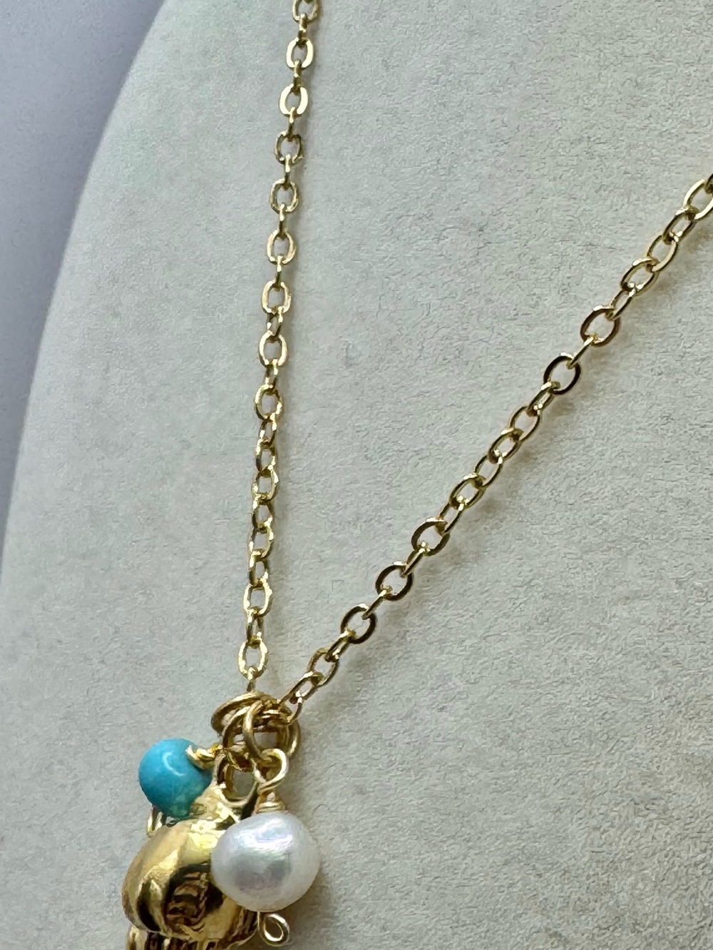 MAYAMAR Conch Shell Necklace NEW - Picture 3 of 4